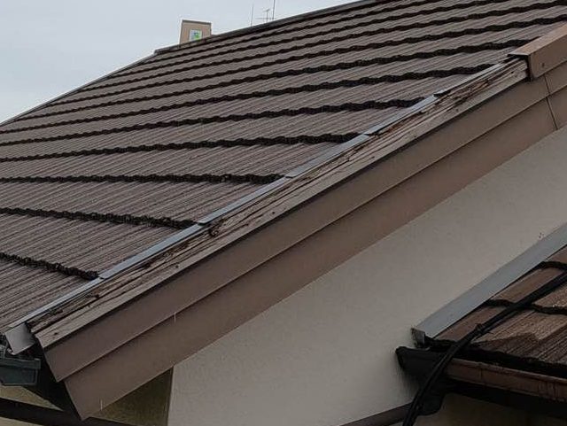 福岡市西区で吹き飛んだ屋根のケラバ板金