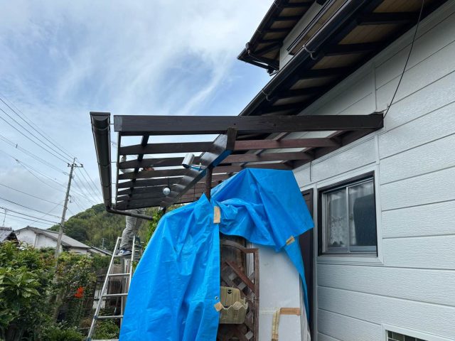 宇美町で留め金具に雨樋を固定
