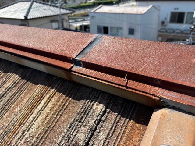 福岡市西区で見つかった棟板金の釘の浮き