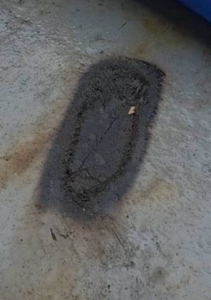 福岡市西区の焼け焦げたバルコニー