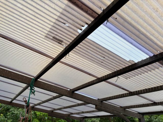 福岡市南区のカーポートの穴あき