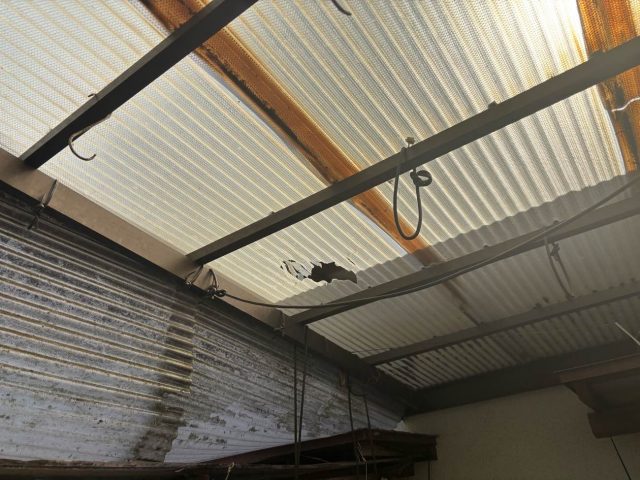 糸島市のテラス屋根の変色