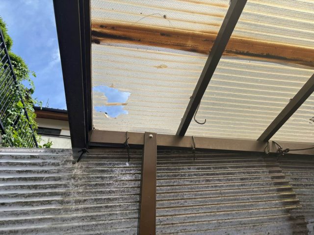 糸島市のテラス屋根の穴あき