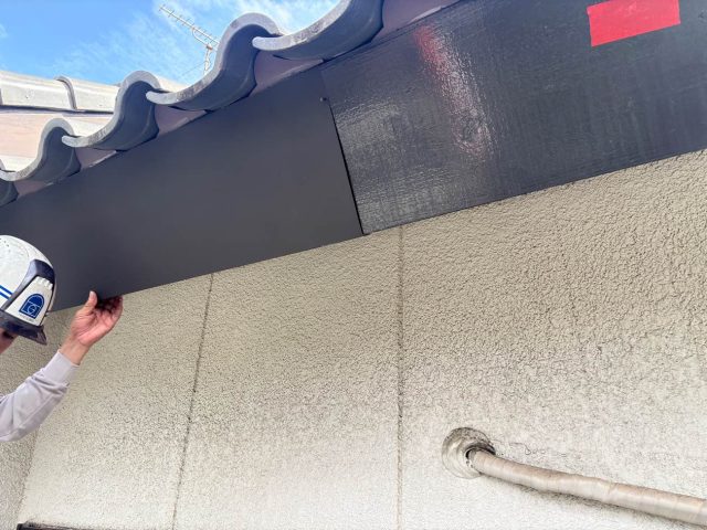 福岡市東区で破風板の補修作業