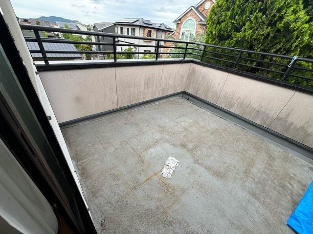 福岡市西区でバルコニーを調査