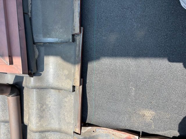 福岡市城南区にて瓦差し替えに伴う防水紙新設