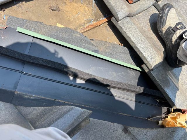 福岡市城南区で谷板金交換に伴う防水処理