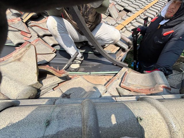福岡市城南区で瓦差し替えと谷板金修理