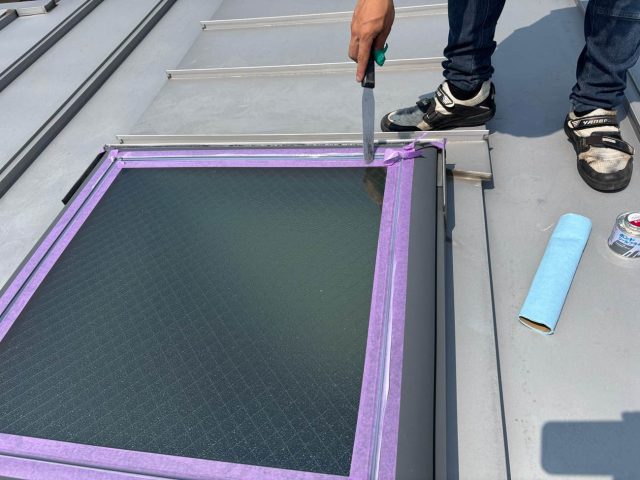 糸島市で天窓のコーキング充填