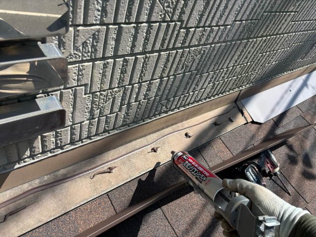 福岡市博多区の会社事務所で雨漏り｜スレート屋根増築時の軒先・ケラバ板金施工不良を修理