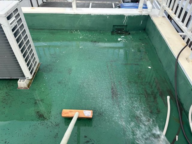 福岡市南区の防水工事における清掃