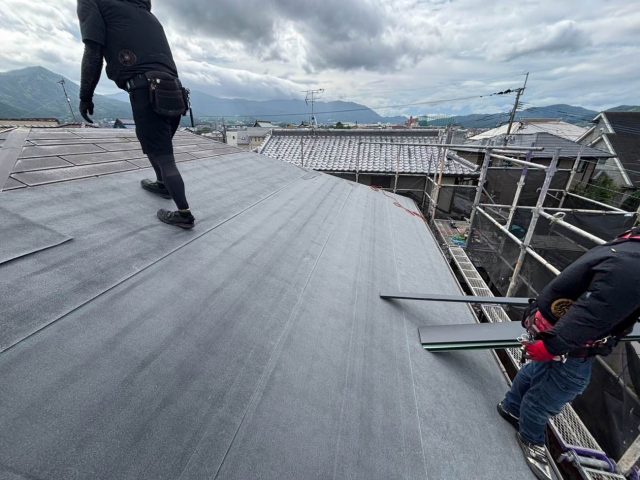 志免町で防水シートを敷設