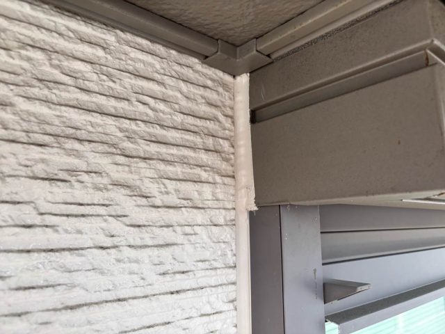 志免町の塗装完了したサッシ周り