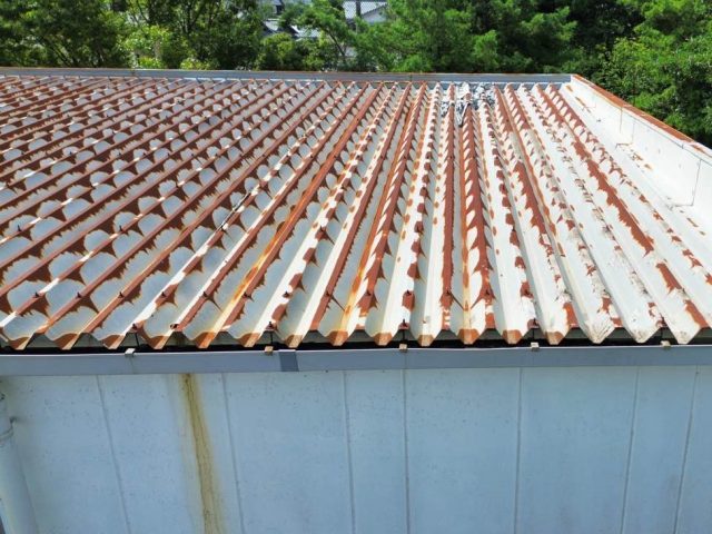 糸島市の倉庫屋根の劣化と錆