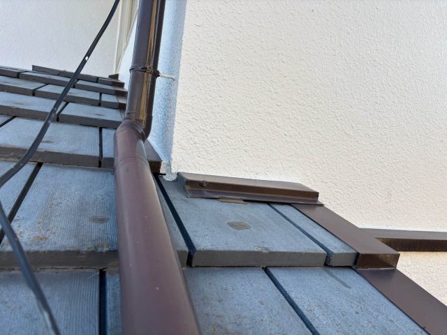 福岡市早良区の雨が吹き込む庇