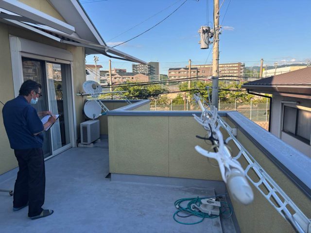 福岡市南区のバルコニー防水調査｜FRP防水の膨れ・ひび割れによる雨漏りリスクが判明