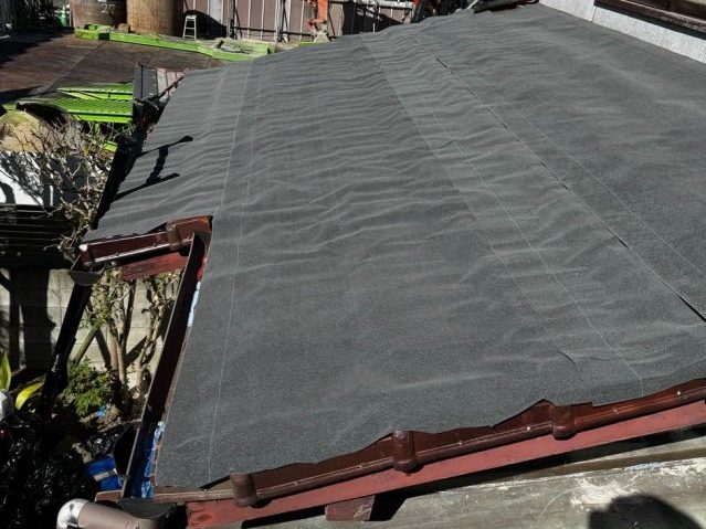 福岡市中央区で雨漏り修理として上貼りしたルーフィング