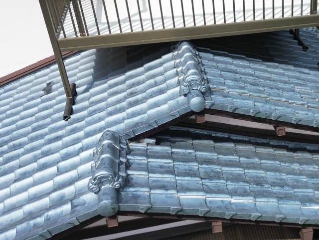 大野城市の調査で見つかった棟瓦の経年劣化