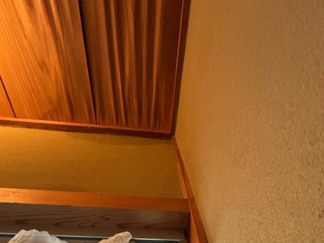 福岡市東区で雨漏りした窓際