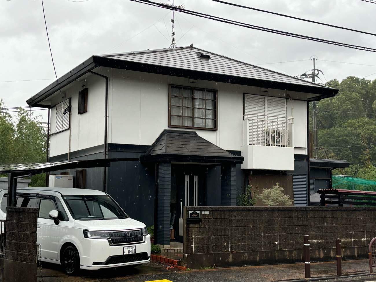 【糸島市】強風で棟板金が落下・飛散｜スレート屋根の破損原因と調査結果を解説