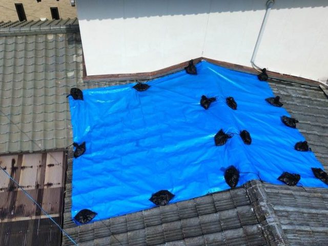 須恵町で雨漏りを応急処置