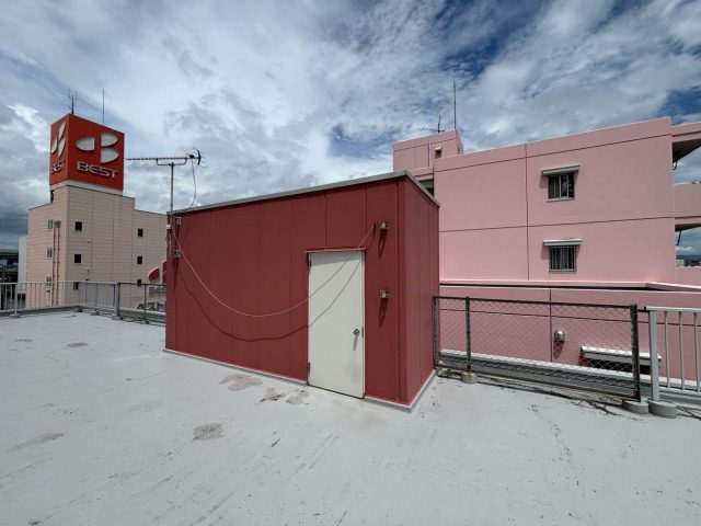 福岡市東区の雨漏り調査を行ったマンション屋上全景