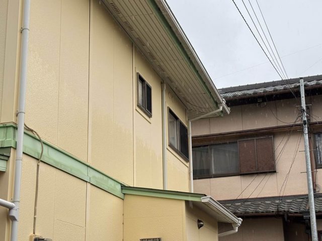 大野城市の外壁が劣化している住宅