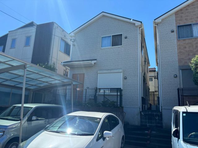 福岡市南区で強風による雨樋が破損、軒樋と集水器が大きく外れたお宅の調査