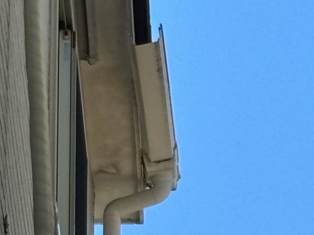 福岡市南区で雨樋の破損を確認