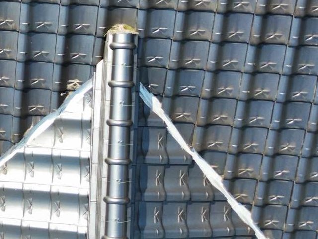 飯塚市の調査で見つかった谷板金の老朽化