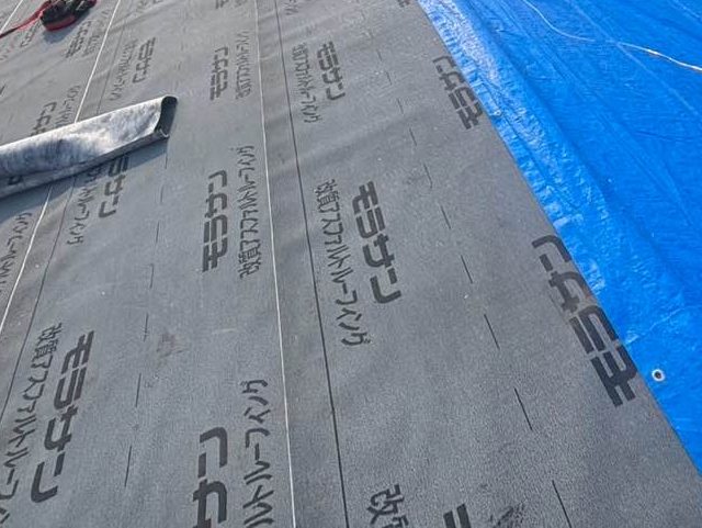 福岡市城南区の葺き替え工事で使用した改質アスファルトルーフィング