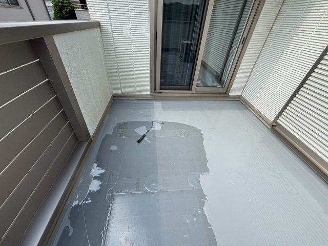 【宗像市】ベランダの防水工事完了｜ウレタン防水材塗布からトップコート仕上げまで