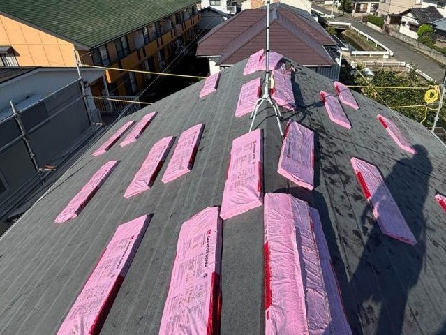 福岡市東区のカバー工事で準備された新しい屋根材