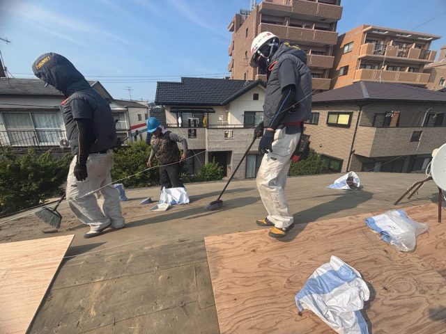 福岡市城南区で葺き替えにおける野地板施工段階