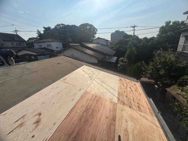 【福岡市城南区】平屋瓦屋根を全面葺き替え｜野地板施工で下地の沈み込みを調整