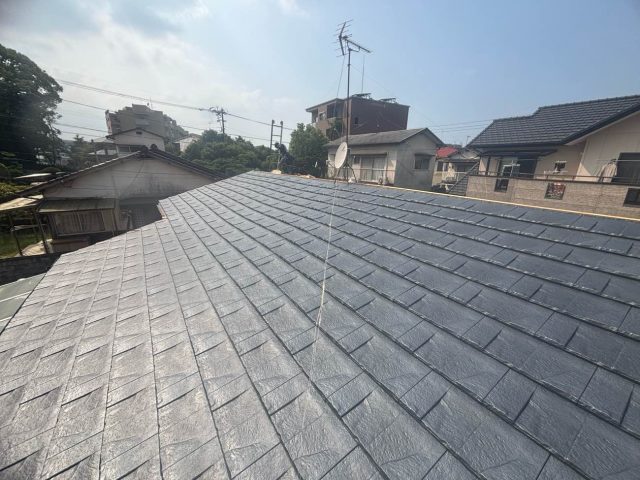 【福岡市城南区】劣化した瓦屋根の改修工事｜棟のズレ・歪みをルーガ鉄平（ストーンシルバー）で一新