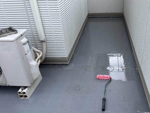 宗像市の防水工事におけるプライマー塗布