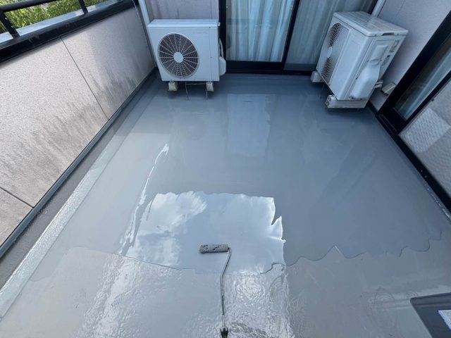 福岡市西区のウレタン塗膜防水施工におけるウレタン樹脂塗布
