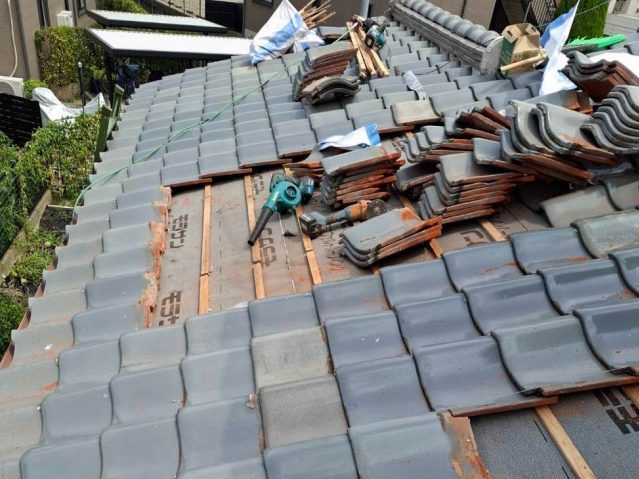 福岡市東区で葺き直しに伴う瓦の再設置
