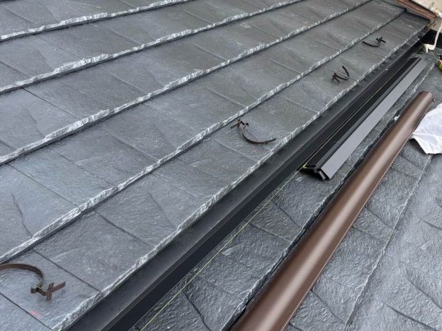 須恵町の葺き替え工事にともなう軒樋設置