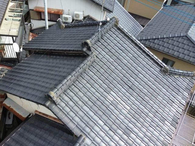 福岡市西区にて瓦屋根の葺き直し｜瓦撤去から防水シートの張り替え、瓦復旧まで