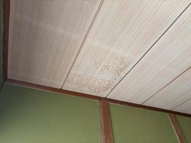福岡市西区の天井雨漏り