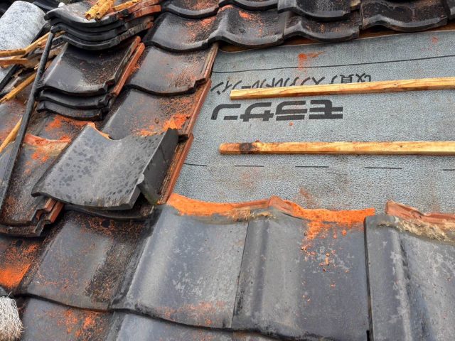 福岡市西区で防水シートの張り替え