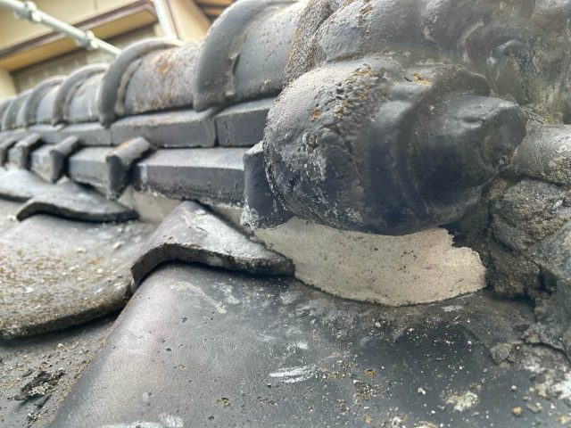 福岡市西区で漆喰が劣化した棟瓦