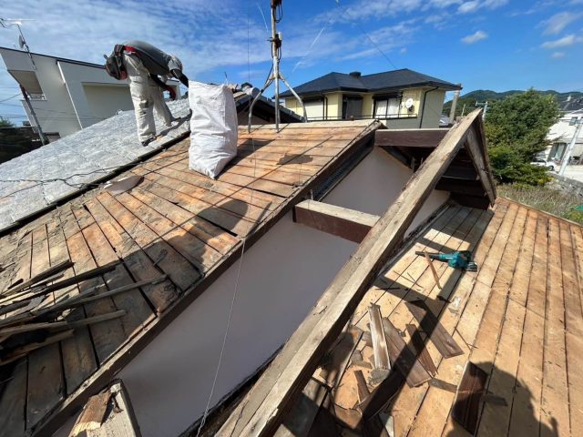 福津市で瓦を撤去した後の屋根下地