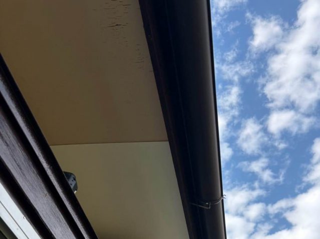 【福津市】軒天と外壁の補修工事｜築40年寿命を迎えた瓦屋根の葺き替えに合わせ雨漏り修理