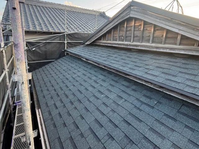 福岡市東区で葺き替え工事の板金仕上げ完了