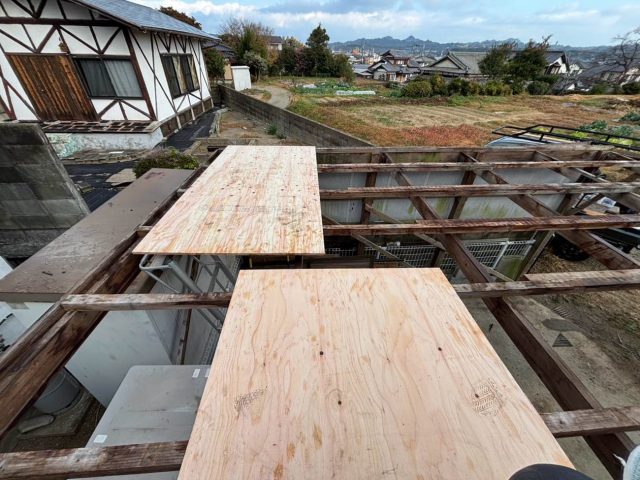 福岡市早良区でカーポート屋根下地の施工