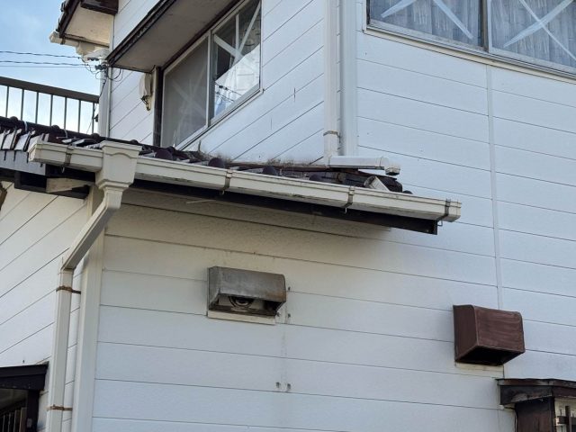 糸島市の雨樋調査｜強風による破損・ズレが発覚！軒樋・集水器交換が必要な状態とは
