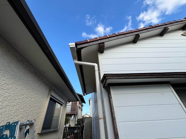 糸島市で軒樋と集水器交換後